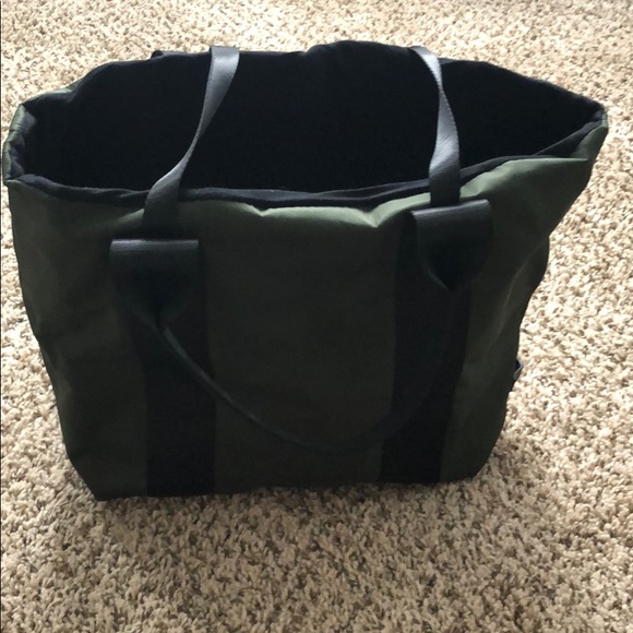 Hunter Green Workout Bag - Picture 2 of 4